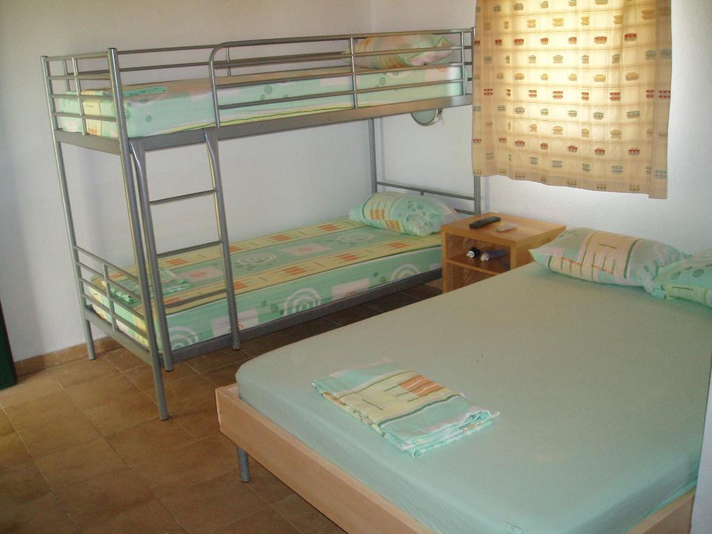 Eleni Rooms Develiki Ierissós Zimmer foto